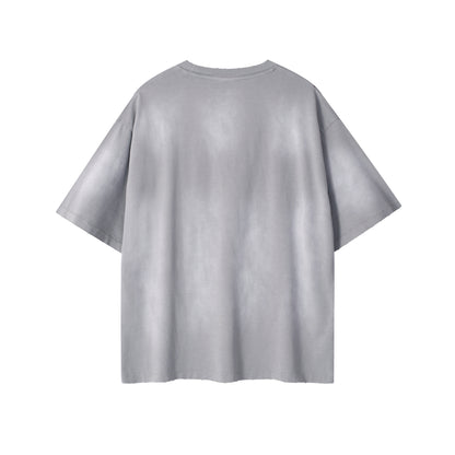 The men's shirt is made of double-layered fabric with good breathability. It has a retro and nostalgic street style.