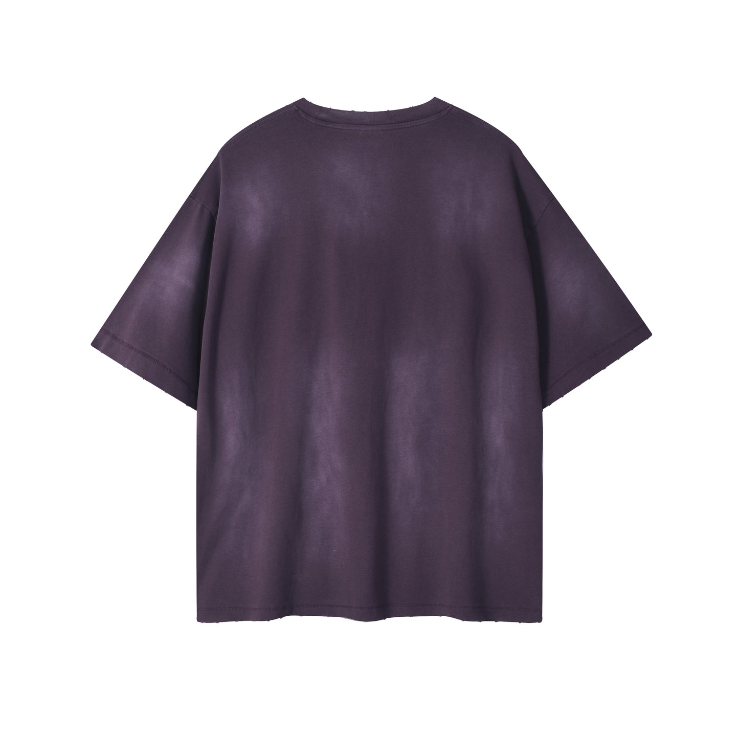 The men's shirt is made of double-layered fabric with good breathability. It has a retro and nostalgic street style.