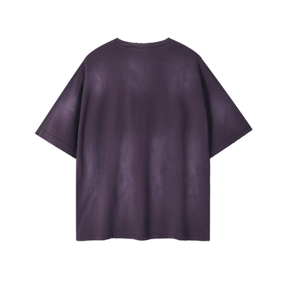 The men's shirt is made of double-layered fabric with good breathability. It has a retro and nostalgic street style.