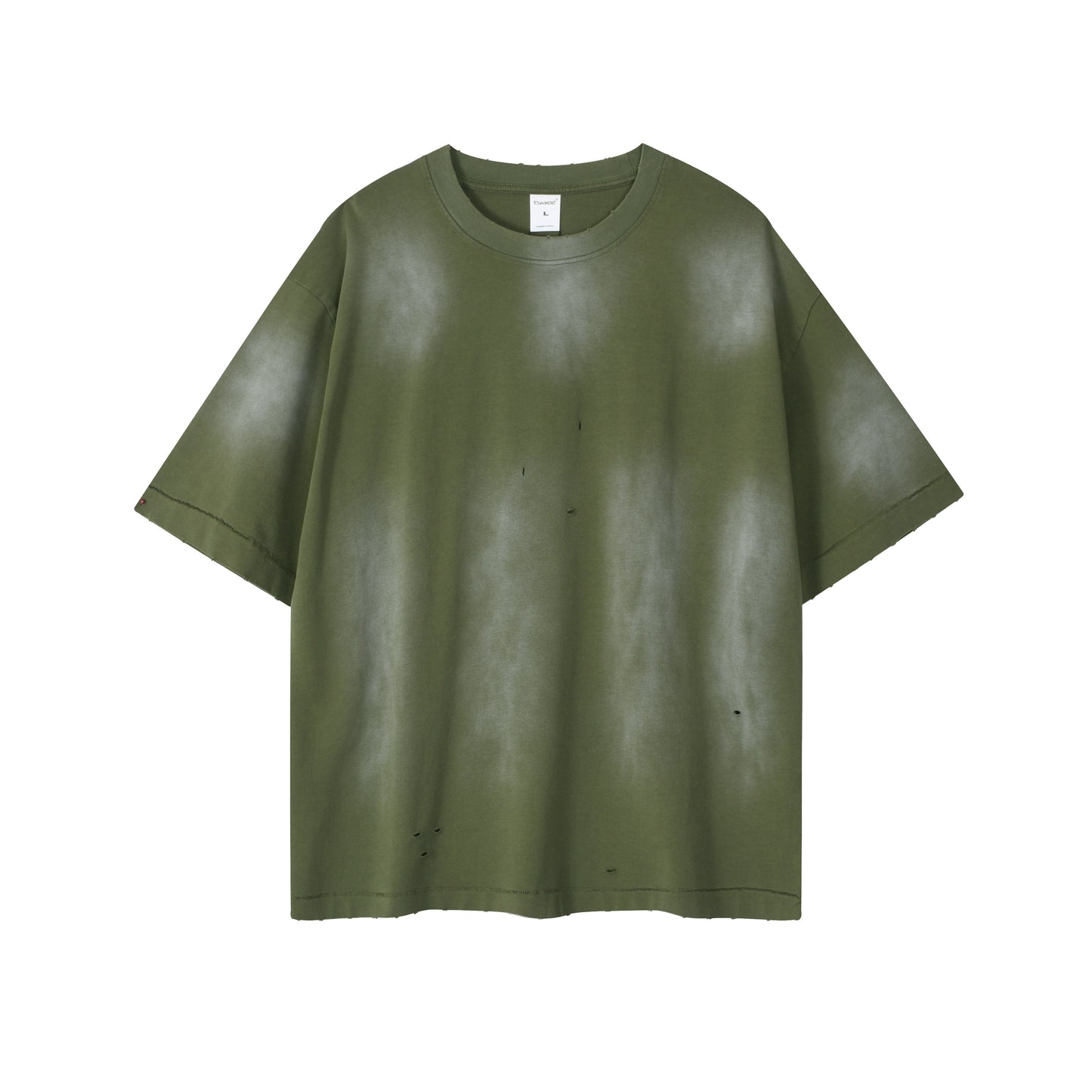 The men's shirt is made of double-layered fabric with good breathability. It has a retro and nostalgic street style.