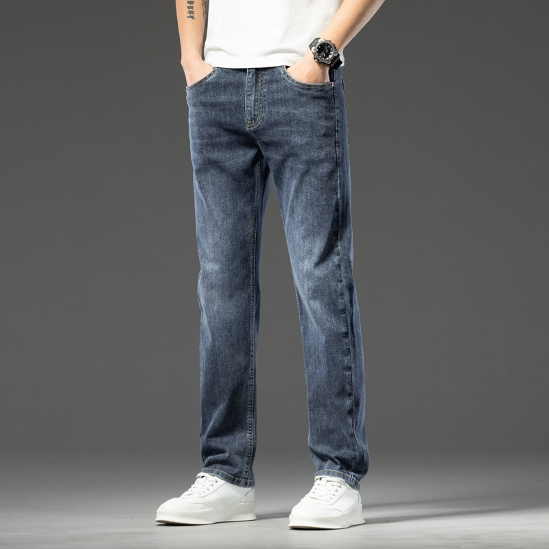 Trendy cotton casual straight leg jeans for men, 2026 new summer style, fashionable and versatile, loose fit, light color.