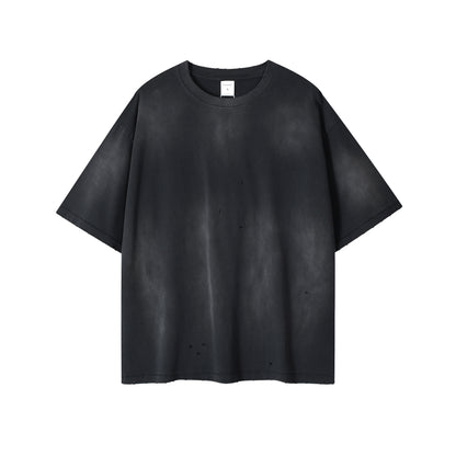 The men's shirt is made of double-layered fabric with good breathability. It has a retro and nostalgic street style.